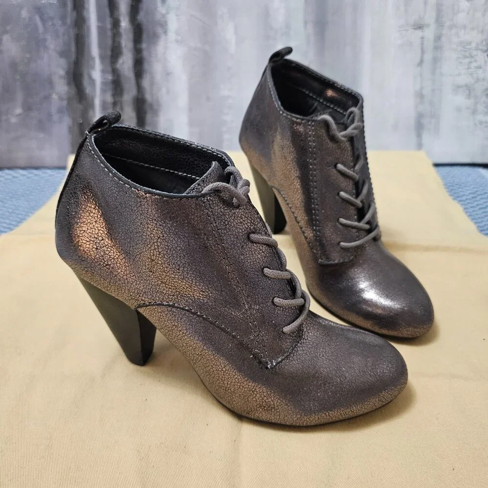 NWT Forever 21 Metallic Pewter Vegan Leather Pointed Toe Stiletto Heel Boots - Picture 3 of 8